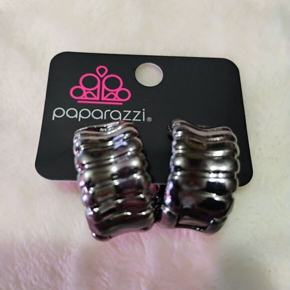 Paparazzi Seamless Sass Black Gunmetal Hoop Earrings Textured Hinge P5HO-BKXX-29 - Picture 7 of 9